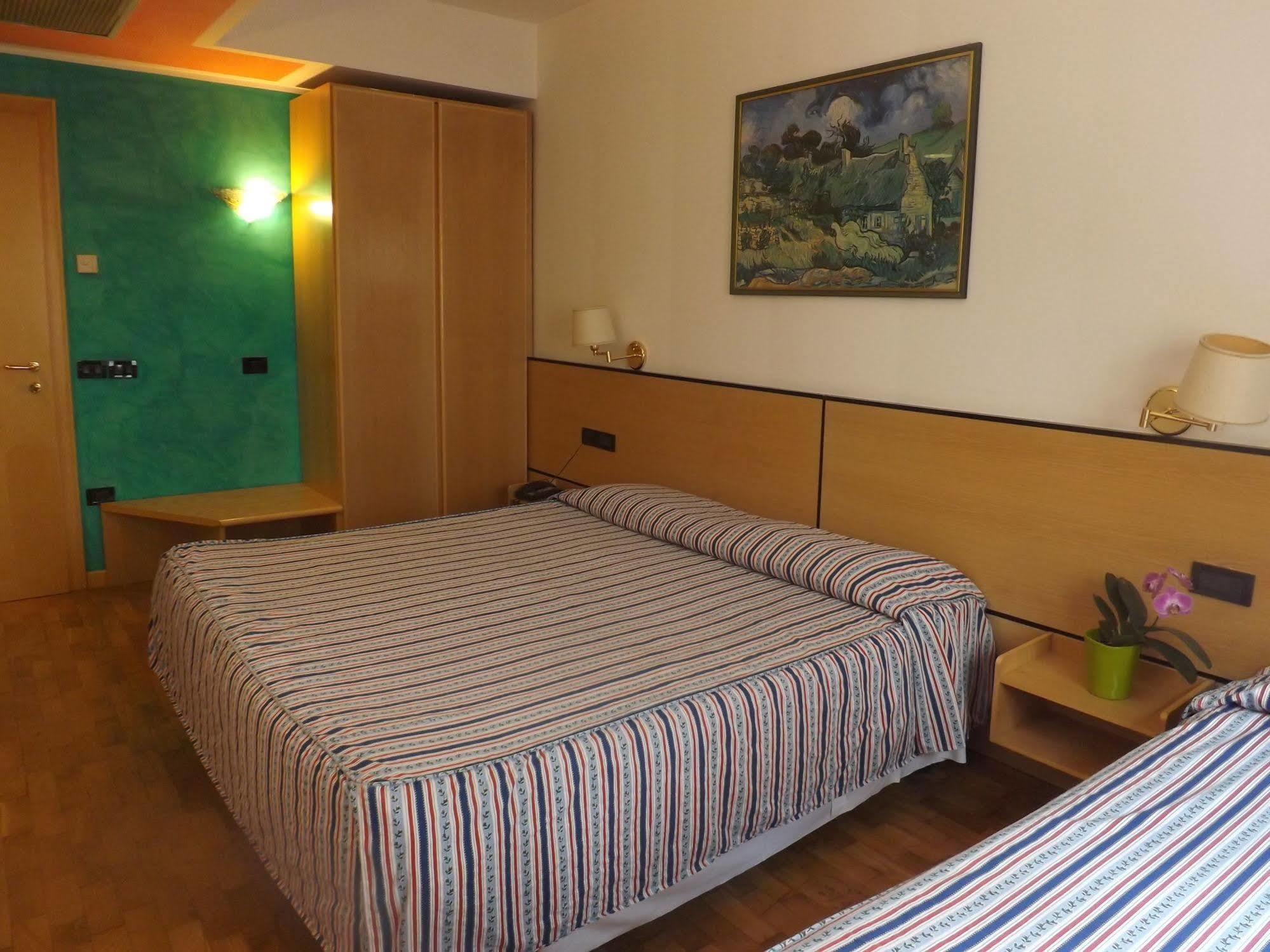 Hotel Damodoro Порденоне Екстер'єр фото